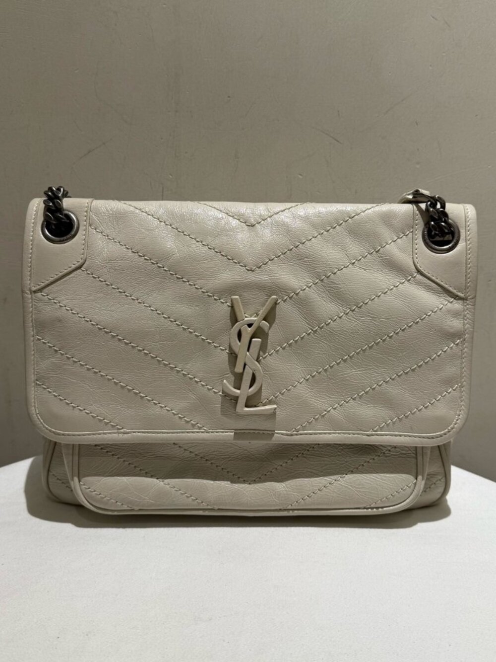 Saint Laurent Niki Medium White Vintage Crinkled Waxed Calfskin Chain Shoulder B